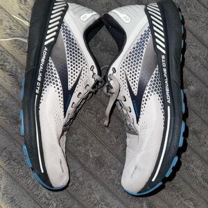 Brooks Adrenaline GTS Sneakers in Gray and Blue